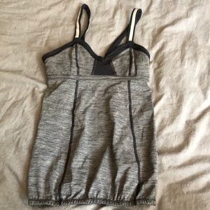 Lululemon running top reflective straps